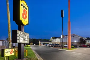 Image of Super 8 by Wyndham Harrison AR