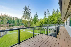 Image of Lakefront Gem: Balcony, Fire Pit & Yard in Everett