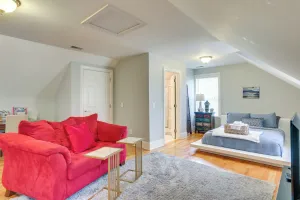 Image of 4 Mi to Dtwn Simplistic Summerville Studio