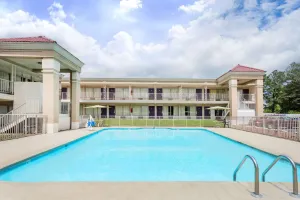 Image of Days Inn by Wyndham Greensboro Airport