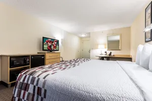 Image of Red Roof Inn Cleveland Airport - Middleburg Heights