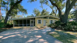Image of Mellow Yellow 3 Bedroom Home