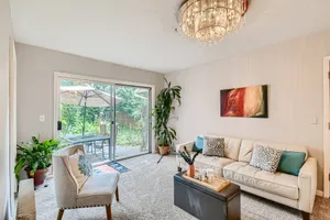 Image of Charming Mid Century Home Near Airport & Columbia River