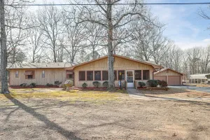Image of Pet-friendly Higden Getaway < 1 Mi to Marina!