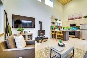 Image of 2 Mi to Warm Beach: Family Gem w/ Views