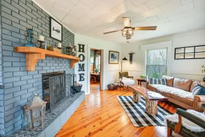 Image of Country Escape Log Cabin Near Kentucky Lake!