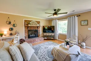 Image of 'the Travis House at Lantern Springs' on Farm!
