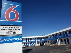 Image of Motel 6-Canon City, CO 719-458-1216