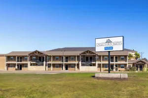 Image of Eagle's Den Suites Kenedy a Travelodge by Wyndham