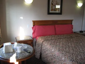 Image of Walls Motel Long Beach