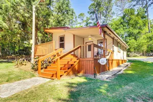Image of Steps to Lake Talquin: Tranquil Cabin w/ Deck
