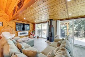 Image of Wraparound Deck & Grill: Wrightwood Cabin Near PCT