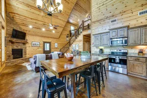 Image of Hot Tub & Fire Pit at Broken Bow Cabin!