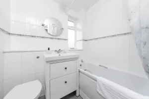 Image of Cosy 2BR Home Near Milton Keynes Centre