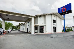 Image of Motel 6-Dallas, TX - South