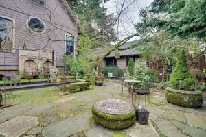Image of 6 Mi to Dtwn Portland: Historic Apt Near Trails!