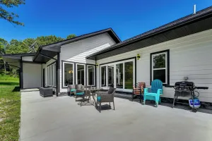 Image of Gorgeous Harrison Getaway w/ Patio & Kayak!