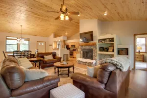 Image of Furnished Deck and Grill Wooded Torreon Cabin