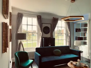 Image of The Midsummer Common - Modern & Spacious 2BDR House with Garden