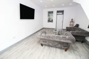 Image of Remarkable 4-Bed House in Bradford