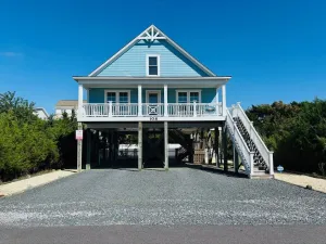 Image of Blue Sunset 4 Bedroom Home by RedAwning