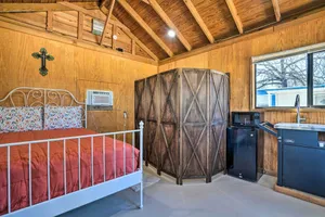 Image of Waterfront Studio with Fire Pit on Lake Dunlap!
