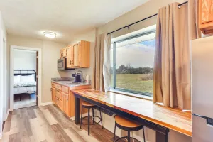 Image of Golf, Shop, Tour & More: Oakland City Apartment