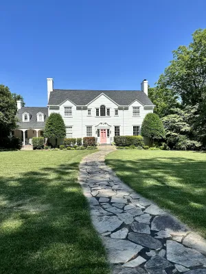 Image of The Holly and Ivy Inn