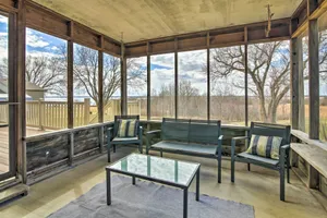 Image of Milford Lake Vacation Rental Walk to Beach!