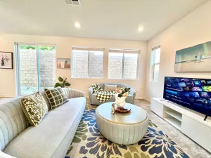 Image of Sunny & Stylish Near LA 4BR Home w Desks & Lounge