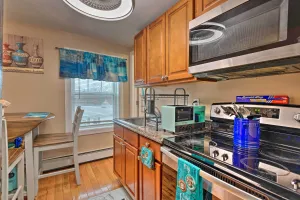 Image of Cozy Third-Story Apartment in Dtwn Brockton!