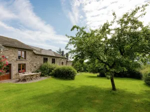 Image of Cottage La Fausse Epine near forest