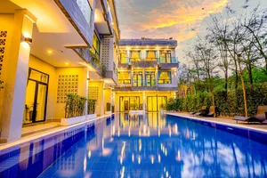 Image of Rainforest Hotel by NSUN