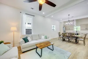 Image of 1 Mi to Dtwn San Antonio: Sleek Bungalow w/ Yard!