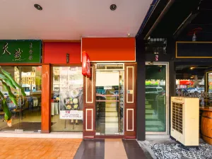Image of Super OYO 90562 J Hotel PJ