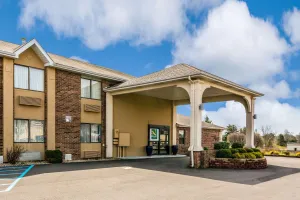 Image of Quality Inn I-74 Batesville