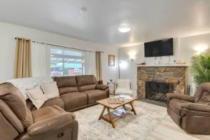Image of 6 Mi to Shoshone Falls Park: Home w\/ Game Room!