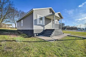 Image of Walkable Hopkinsville Home with Yard!