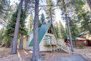 Image of Lodgepole Chalet 3 Bedroom Home by RedAwning