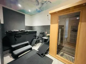 Image of London Luxury Apartment with Private Jacuzzi Hot tub & Sauna