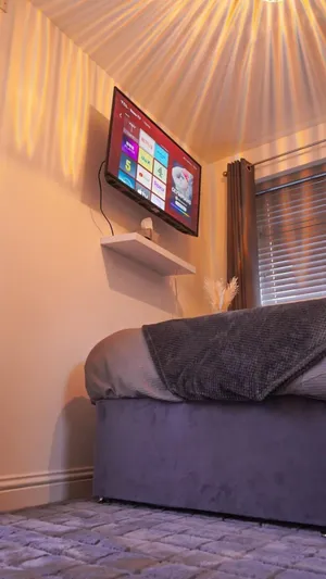 Image of Luxury 2 Guest House, Parking with EV , WIFI AND NETFLIX