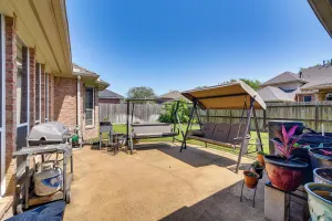 Image of Patio, BBQ & Yard: Family Retreat in Pearland