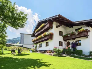 Image of Vintage Apartment in Fügen, cleaning included