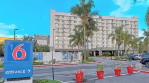 Image of Studio 6 Suites Los Angeles, CA - Los Angeles - LAX