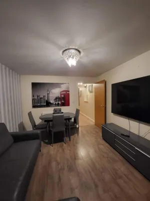 Image of Beautiful 4 bedroom home with Parking by Lakeside