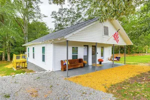 Image of Downtown Heflin Cottage w/ Deck & Fire Pit!