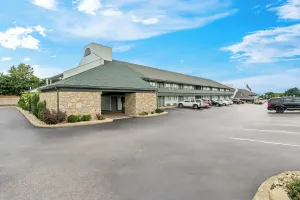 Image of HomeTowne Studios by Red Roof Florence, KY-Cincinnati Airport