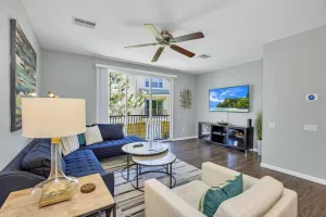 Image of Pleasant and Spacious Town Home Near the Convention Center #3vc107