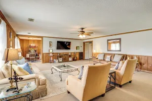 Image of 6 Mi to Scottsboro: Pet-friendly Cabin Apt