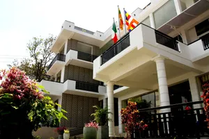 Image of Queens Beach Hotel
